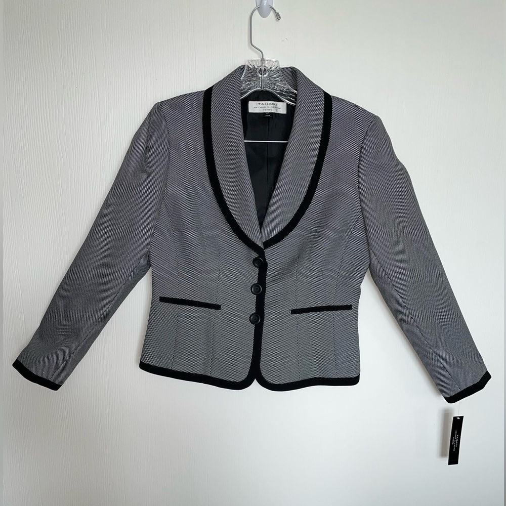 TAHARI ARTHUR S. LEVINE BLAZER SIZE 6 P